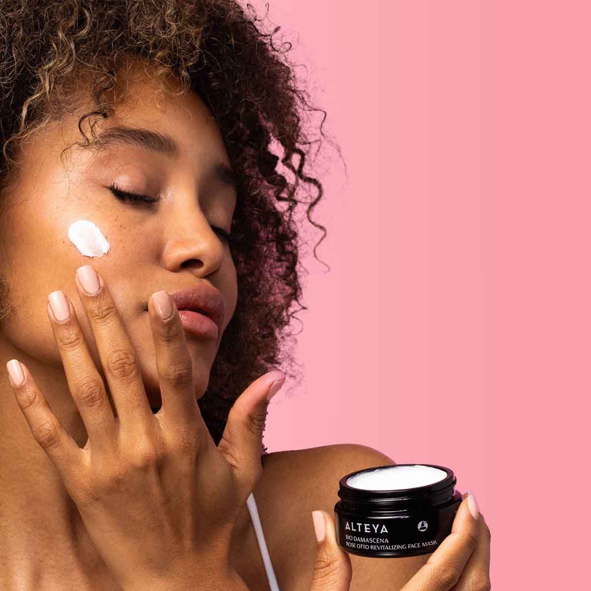 rose-otto-revitalizing-face-mask