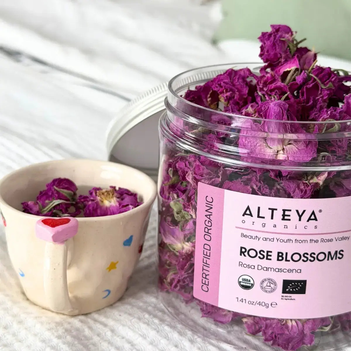 organic dry rose blossoms alteya