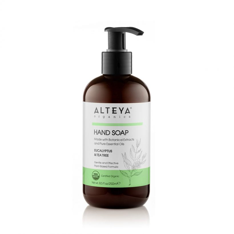 Alteya’s Liquid Soap, with its mild formula, gently cleanses skin without over-drying. Formulated with an organic blend of moisturizing and skin-conditioning ingredients and aromatic essential oils, this gentle soap helps maintain the natural moisture balance of the skin.